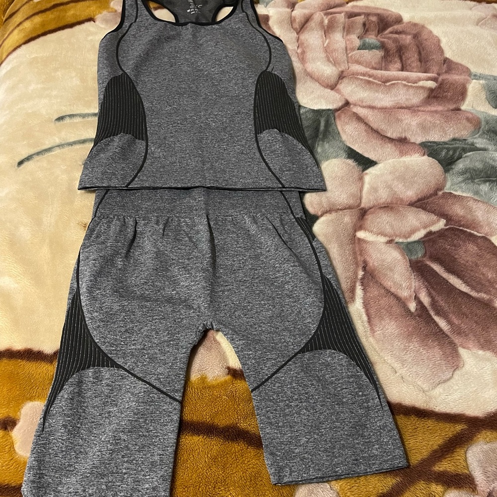 Active Set Top And Short Gray One Size - image 1